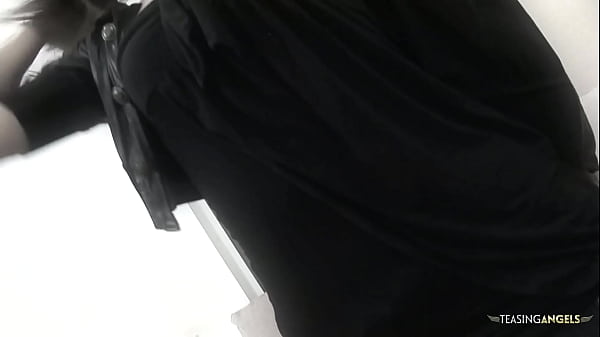 Image In order to get cum in her mouth Zara has to satisfy his white meat