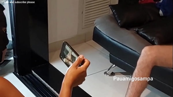 Image O que rola por tr&aacute_s das c&acirc_meras durante as grava&ccedil_&otilde_es a operadora de c&acirc_mera chupa enquanto a atriz da o cu pros comedores