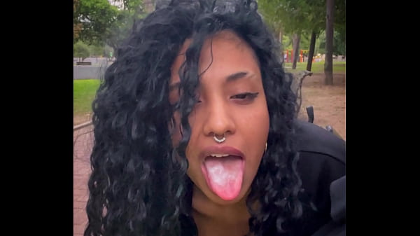 Image TOMANDO LECHE EN UN PARQUE P&Uacute_BLICO DE DIA EN BUENOS AIRES