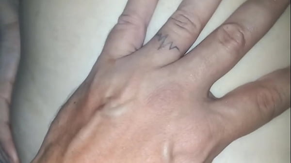 Image Sexo anal amador: comendo com cuidado o cuzinho virgem da esposa
