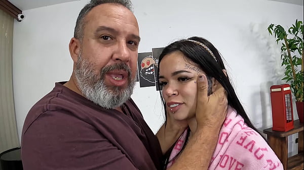 Image Aquecimento com a baixinha safada antes de castigar o rabo da gostosa