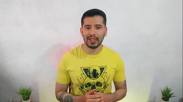 Image Vendedor de perfumes dotado penetra con sus 20cm a hombre sacerdote que le dio un masaje! Relato sexual