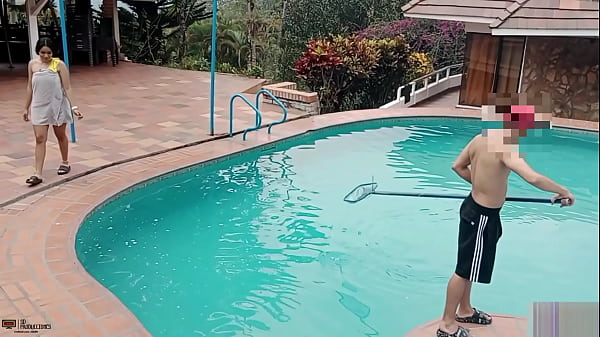 Image Piscina p&uacute_blica ! A Mi Hermanastra CULONA LE ENCANTA EL SEXO DURO Y ARRIESGADO- HISTORIA COMPLETA