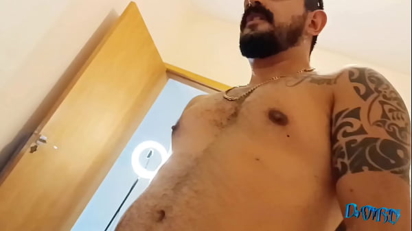 Image diabinho e cachorr&atilde_o fodem cuzinho tatuado (COMPLETO NO RED)