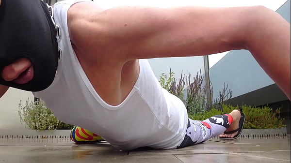Image Surfer dude outdoor masturbation
