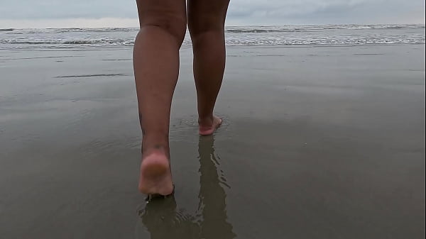Image Fiquei peladinha andando no carro pela cidade e na praia pegando no pau do motorista