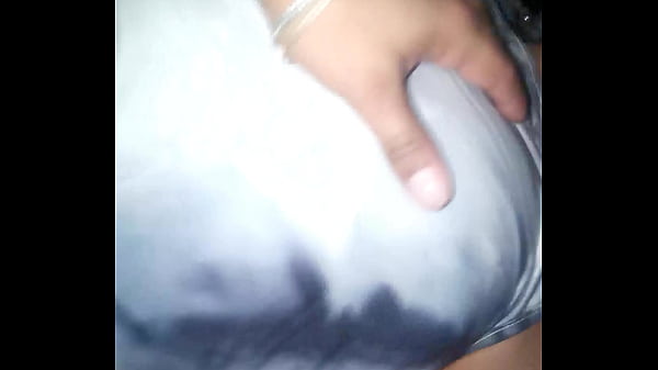 Image Rico sexo con su tanga de lado y vestido puesto