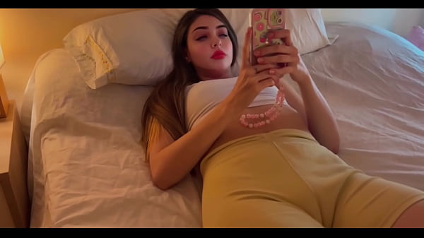 Image Folla a su hijastra favorita de 18 a&ntilde_os en su cama caliente