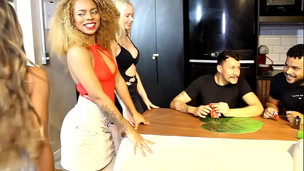 Image CHAMANDO AS AMIGAS PRA FESTA