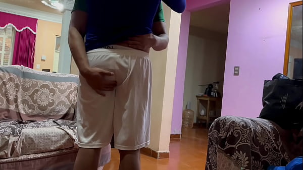 Image A mi bro lo trat&eacute_ con amor porque me gust&oacute_ mucho su culo cuando lo vi en las duchas del gym