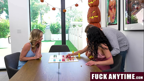 Image Pervert Guy Freeuses His Friends While They Play Board Games - Fuckanytime