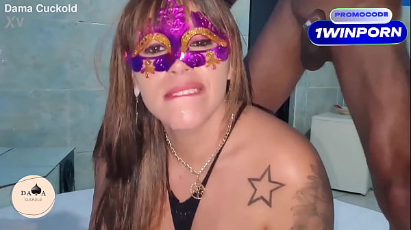 Image Mulher casada leva uma gozada enorme na cara e continua fodendo com um negro de pau grande
