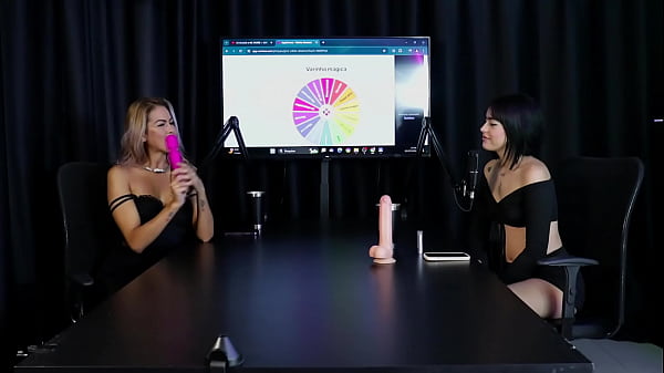 Image Safada fica pelada, geme gostoso com o brinquedinho alisando sua buceta por cima da calcinha, e conta como foi transar com o MC Lan - Ariane Kimiko (SHEER/RED)