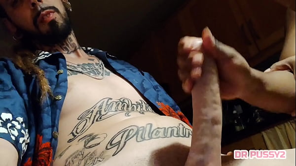 Image AFRICANA MASTURBA MELHOR AMIGO DO MARIDO DE FORMA SELVAGEM E DEIXA GRAVAR TUDO ENQUANTO O CORNO ESTA A FAZER O TURNO DA NOITE