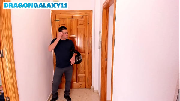 Image BUSTY BLONDE MOM GIVES DELIVERY BOY A SURPRISE