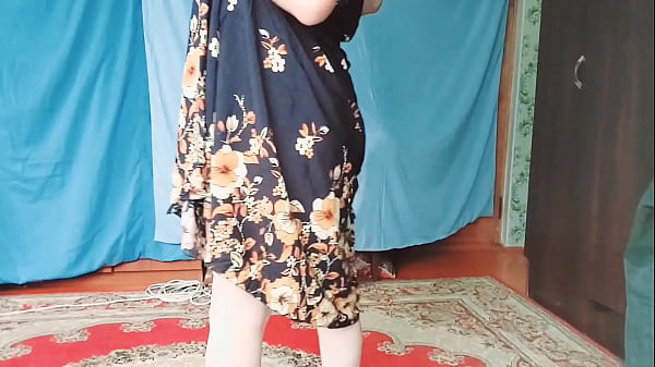 Image BLONDE MILF IN FLOWERFULL DRESS HOT BOOTY CROSSDRESSER KITTY MODEL AMATEUR FEMBOY HOMEMADE BLOGGER