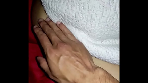 Image Despertando a la HERMANA de mi amiga a punta de VERGA (Desbaratando la CAMA)