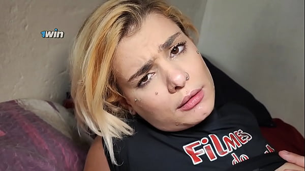 Image fodeu o cuzinho da loira e gozou dentro