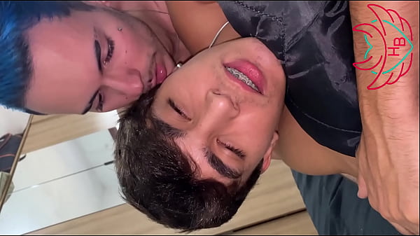 Image Meu amigo quis dar o cuzinho na transmiss&atilde_o ao vivo e eu comi