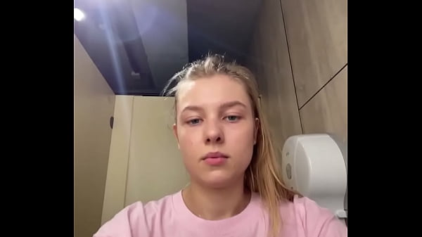 Image Fingering anal in the public