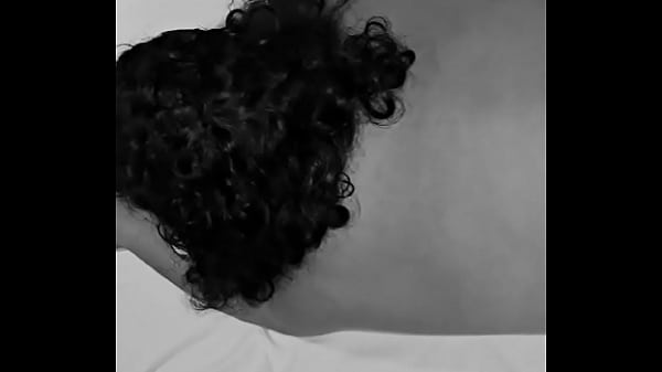Image Por el culo en blanco y negro.