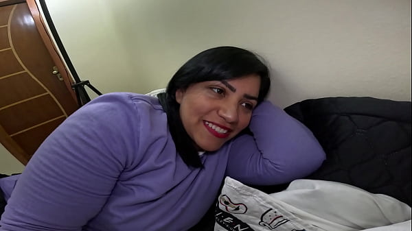 Image Nem menstruada ela me deixa quieto e vem se lambuzar de porra