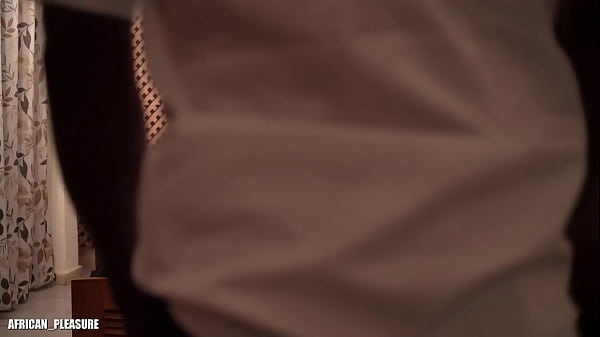Image pour se faire pardonner ma femme moffre sa copine au gros cul