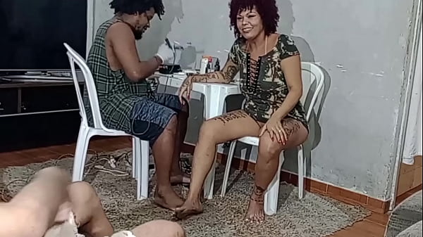 Image N&atilde_o resisti ao tes&atilde_o e acabei tomando e leite quente pau enquanto era tatuada