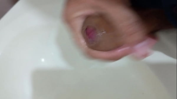 Image Polla sin cortar, sacando leche, quien quiere?