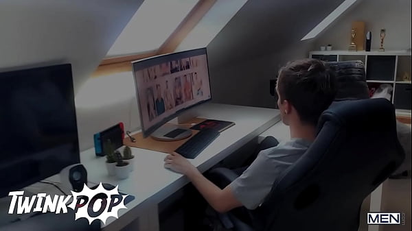Image Callum And Cole Flip Fuck Each Other While Horny Stud Dante Colle Enjoys The Show - TWINKPOP
