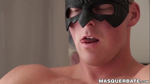 Image Sexy muscular guy jerks off his big dick in front of camera