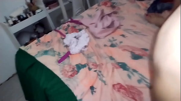 Image Mostrou a bucetinha cabeluda e pediu pra comer seu cu e sua buceta, n&atilde_o resisti e gozei dentro