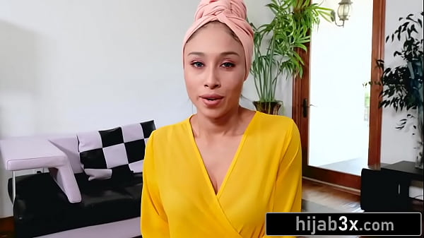 Image Hot Ass Hijab-Wearing MILF Pleasing Her New Bratty Stepson