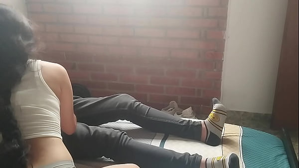 Image jovencita cachonda me masturba y me saca la leche con su boca