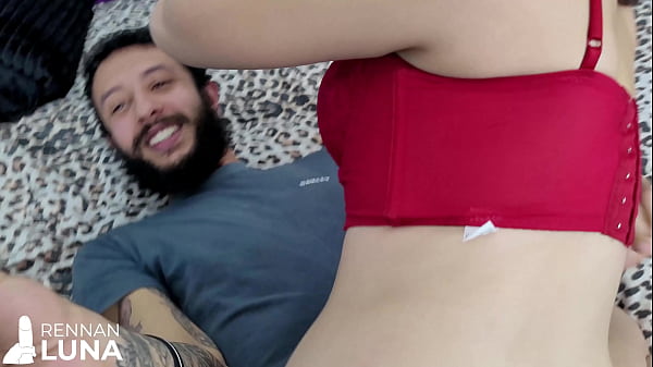 Image Primeira DP ANAL da Gabbie Luna! Novinha Casada Realizando o Sonho de Ser Fodida no Cu por Dois Paus Enormes!
