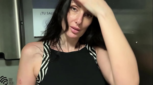 Image Blowjob in restaurant
