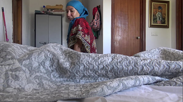 Image A Turkish hotel maid is NOT SCARED when a French guest shows his big black cock