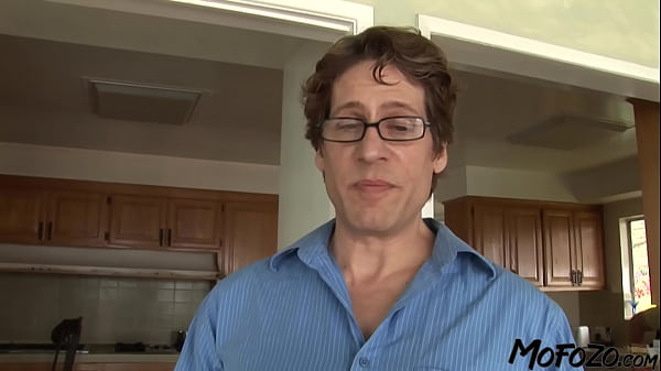 Image MOFOZO.com - Busty Amateur Enjoys Dickriding