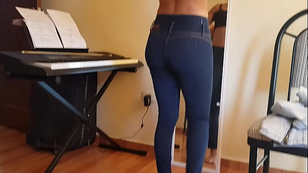 Image Hermanastra colombiana me pide que la folle sin condon GEMIDOS