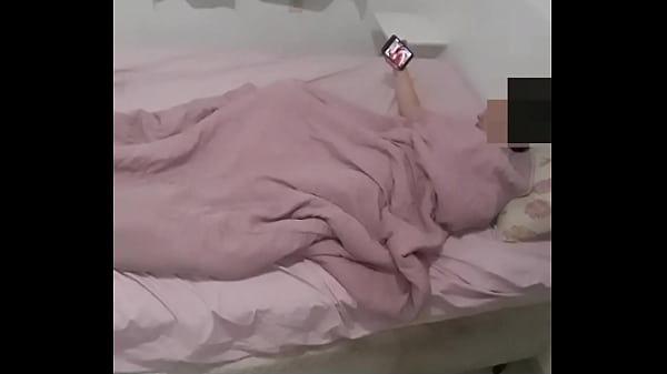 Image Adoro esperar meu marido masturbando gostoso e assistindo xvideos antes de trepar toda noite