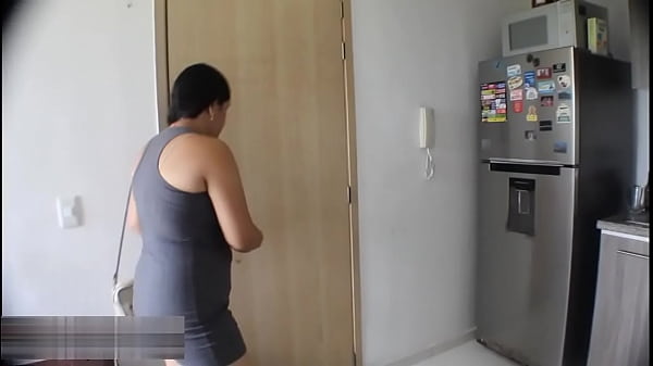 Image Madrastra cachonda no se resiste y le confiesa a su hijastro que le gusta y termina consolandolo dandole una rica follada - Porno en Espa&ntilde_ol