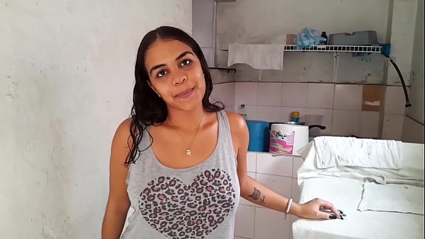 Image MORENA LATINA LE ENCANTA FOLLAR CON SU HERMANASTRO EN LA LAVADORA CUANDO NO HAY NADIE EN LA CASA - SUB ESPANOL CASERO