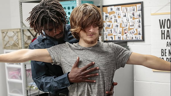 Image Twink Offers to Follow the Demands of The Mall Security Guard - Copfucks