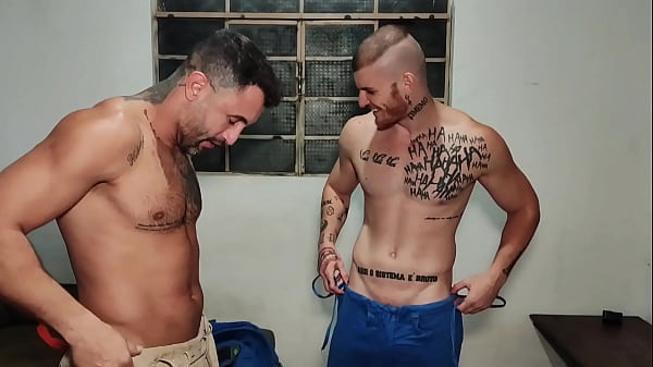 Image padrasto ensina seu enteado a lutar, e fica com tesao
