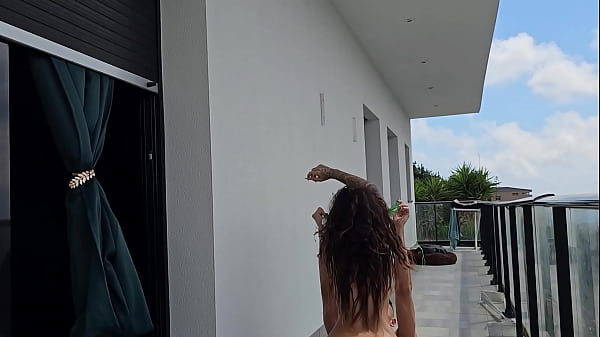 Image FUCKING WITH TOMMY CABRIO ON THE BALCONY WHILE THE NEIGHBORS WATCH US
