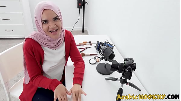 Image Hijab Girl Naudi Nala Pay Her Debt
