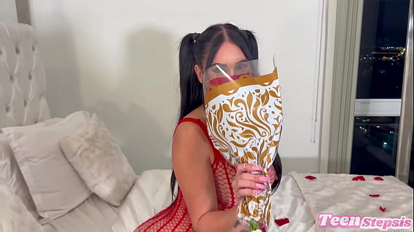 Image Valerie Kay Gets Roses and Dick from Johnny Love