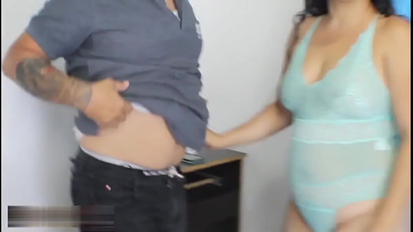 Image Madrastra cachonda ense&ntilde_a follar a su hijastro antes de que este por primera ves a su novia - Porno en Espa&ntilde_ol