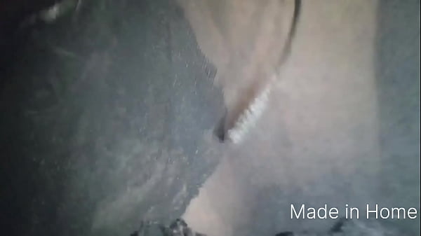 Image Mira como se mueve cuando su esposo no est&aacute_ en casa