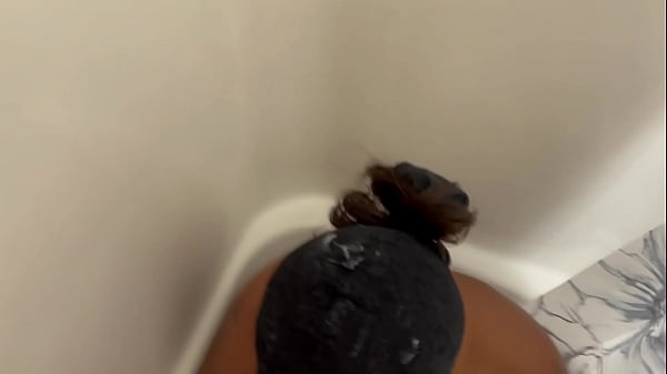 Image Facefuck Puke Vanilla Ice Cream in Shower for Black Queen